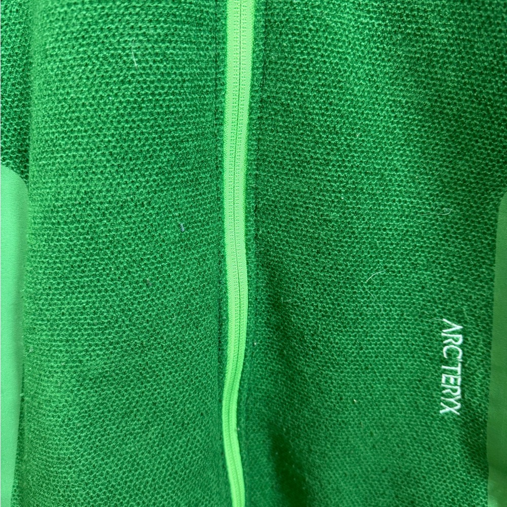 Arc'teryx Women’s Bright Green Full-Zip Textured Fleece Jacket - Picture 2 of 11